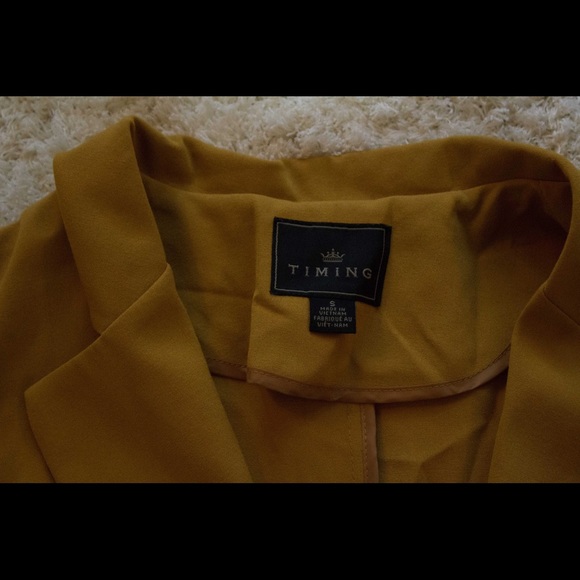 Mustard yellow blazer - Picture 2 of 2